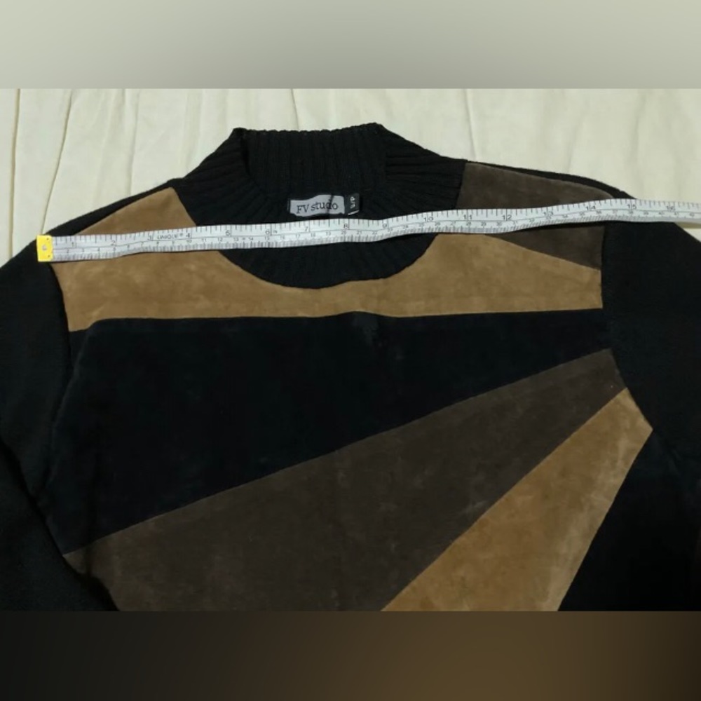Velvet Sweater - Picture 6 of 7